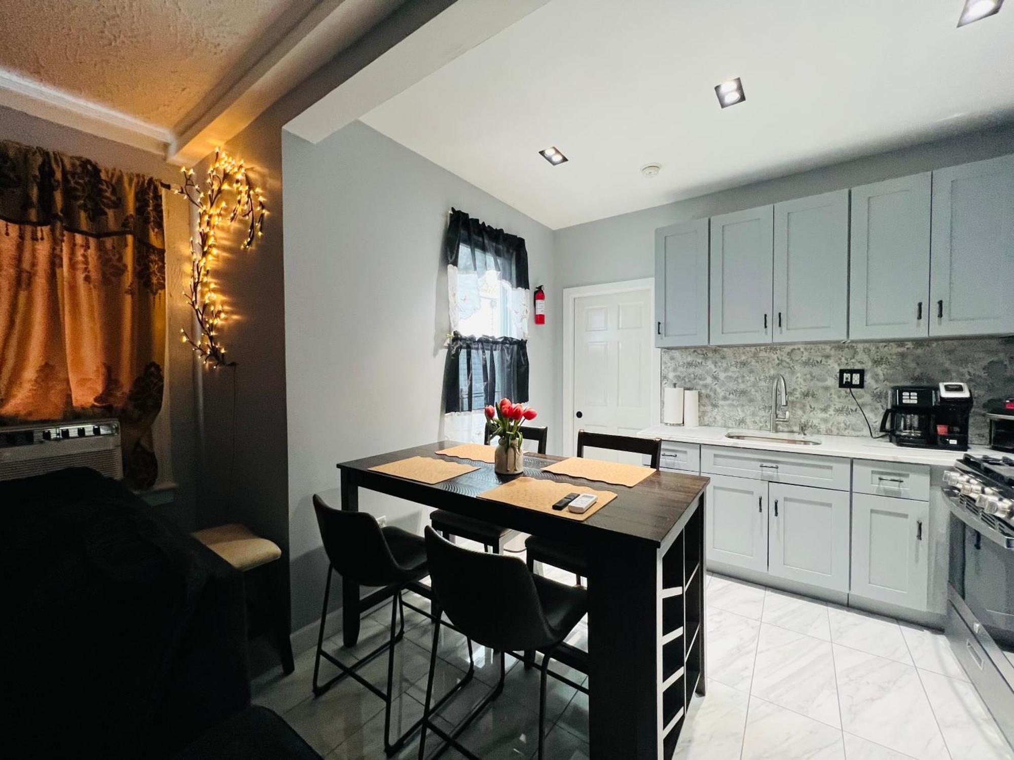 ניו יורק 3 Bedrooms In 2Nd Floor Modern Brooklyn Home, Close To J Train מראה חיצוני תמונה